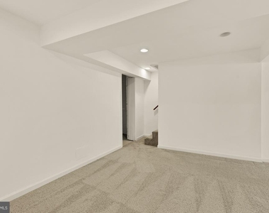 3111 63rd Place - Photo Thumbnail 45