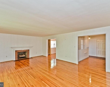 100 Mel Mara Drive - Photo Thumbnail 3