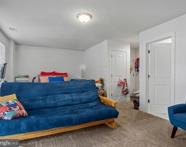 9508 Townfield Place - Photo Thumbnail 10