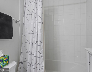 9508 Townfield Place - Photo Thumbnail 11