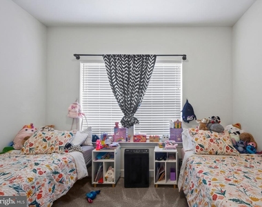 9508 Townfield Place - Photo Thumbnail 27