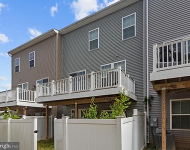 9508 Townfield Place - Photo Thumbnail 34