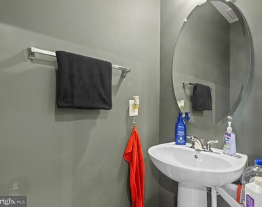 9508 Townfield Place - Photo Thumbnail 14