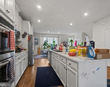 9508 Townfield Place - Photo Thumbnail 6