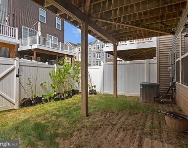 9508 Townfield Place - Photo Thumbnail 32