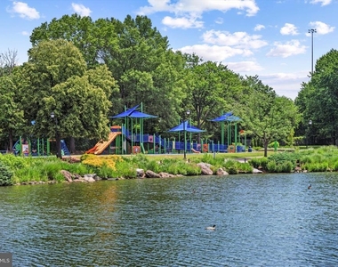 813 Rockwell Avenue - Photo Thumbnail 44