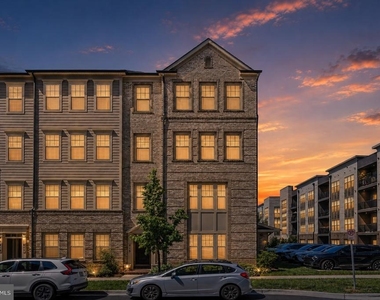 813 Rockwell Avenue - Photo Thumbnail 48