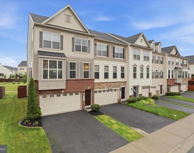 4719 Cambria Road - Photo Thumbnail 3