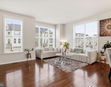 4719 Cambria Road - Photo Thumbnail 7