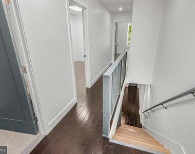 325 W Lorraine Avenue - Photo Thumbnail 8