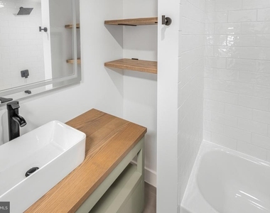 325 W Lorraine Avenue - Photo Thumbnail 13