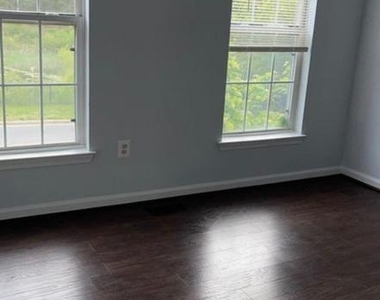1829 Watch House Circle S - Photo Thumbnail 8