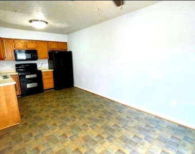 1829 Watch House Circle S - Photo Thumbnail 5