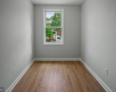 182 36th Street Ne - Photo Thumbnail 4