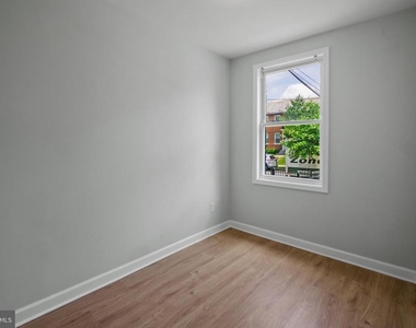 182 36th Street Ne - Photo Thumbnail 3