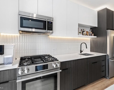 3117 Georgia Avenue Nw - Photo Thumbnail 2