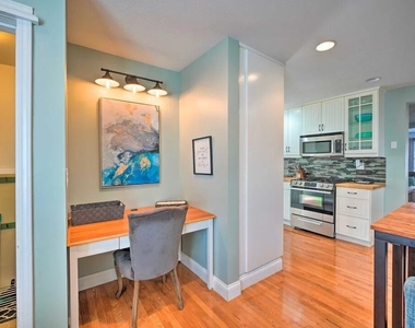 803 Court Street - Photo Thumbnail 7