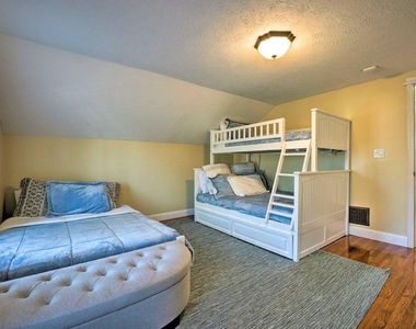 803 Court Street - Photo Thumbnail 22