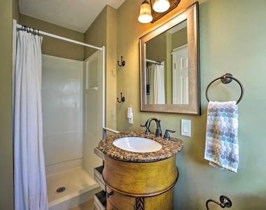 803 Court Street - Photo Thumbnail 16