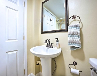 803 Court Street - Photo Thumbnail 20
