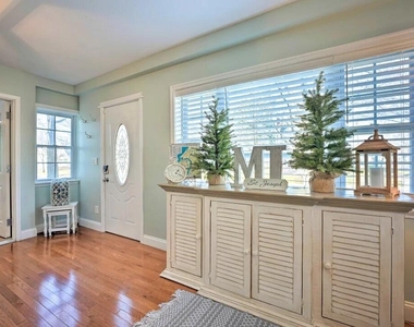 803 Court Street - Photo Thumbnail 2