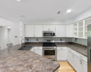 1407 Millbrook Trail - Photo Thumbnail 5