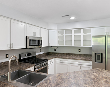1407 Millbrook Trail - Photo Thumbnail 3