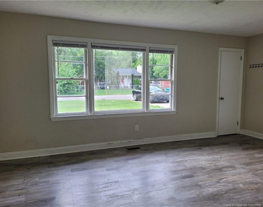 5103 Cypress Road - Photo Thumbnail 3