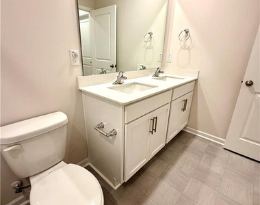 305 Robert Place - Photo Thumbnail 27