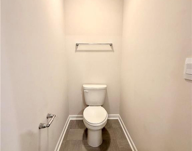 305 Robert Place - Photo Thumbnail 21