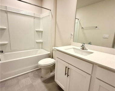 305 Robert Place - Photo Thumbnail 20