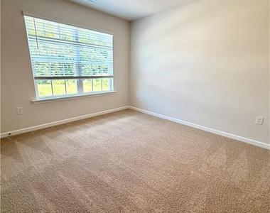305 Robert Place - Photo Thumbnail 26