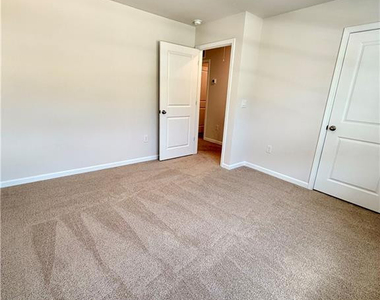305 Robert Place - Photo Thumbnail 24