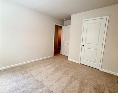 305 Robert Place - Photo Thumbnail 29