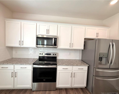 305 Robert Place - Photo Thumbnail 8