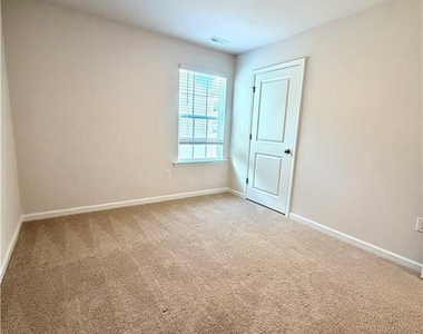 305 Robert Place - Photo Thumbnail 30