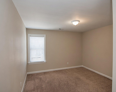 4809 Landover Pine Place - Photo Thumbnail 9