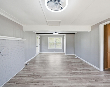 320 E Earp Street - Photo Thumbnail 15