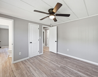 320 E Earp Street - Photo Thumbnail 20