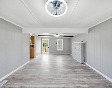 320 E Earp Street - Photo Thumbnail 17