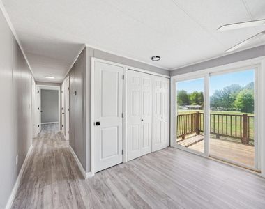 320 E Earp Street - Photo Thumbnail 8