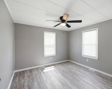 320 E Earp Street - Photo Thumbnail 25