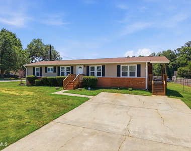 320 E Earp Street - Photo Thumbnail 1