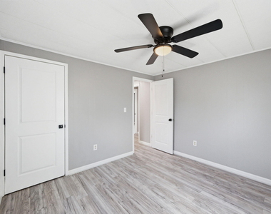 320 E Earp Street - Photo Thumbnail 29