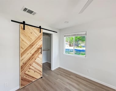 7736 Croftwood Dr - Photo Thumbnail 25