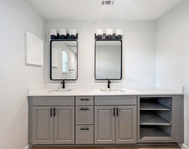 7736 Croftwood Dr - Photo Thumbnail 29