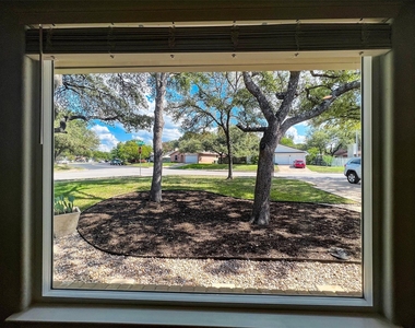 7736 Croftwood Dr - Photo Thumbnail 22