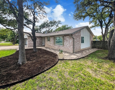 7736 Croftwood Dr - Photo Thumbnail 3