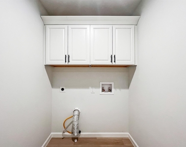 7736 Croftwood Dr - Photo Thumbnail 11