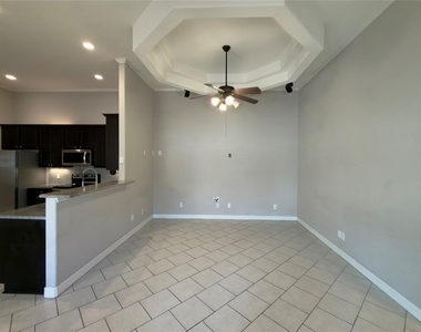 216 Anne Louise Dr - Photo Thumbnail 4